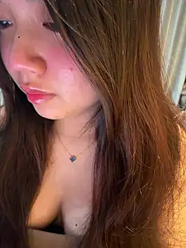 Snapshot of Hotellinh12 chatting on June 25, 1:59 pm Hotellinh12 online show from June 25, 1:59 pm
