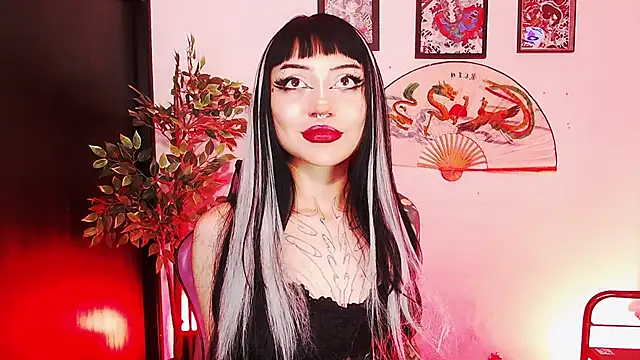 Snapshot of catipetite chatting on May 13, 3:48 am catipetite online show from May 13, 3:48 am