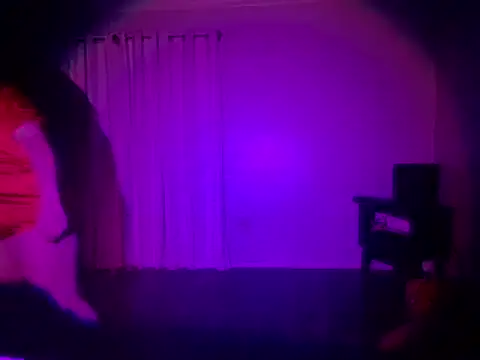 Milfshakecafe online show from December 7, 5:15 am