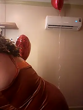 Milfshakecafe online show from February 15, 4:14 am