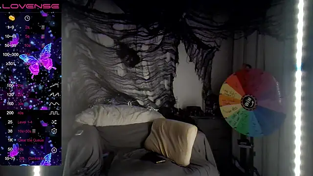 Milfshakecafe online show from October 7, 7:38 am