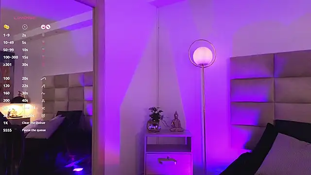 mssjulia online show from January 3, 11:55 pm