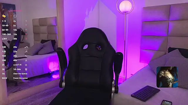 mssjulia online show from January 10, 11:50 pm