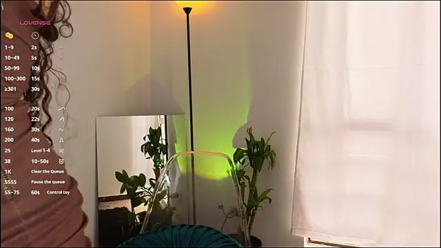 mssjulia online show from March 14, 10:38 pm