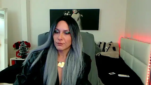Snapshot of EvelynQueenn chatting on January 8, 5:16 am EvelynQueenn online show from January 8, 5:16 am