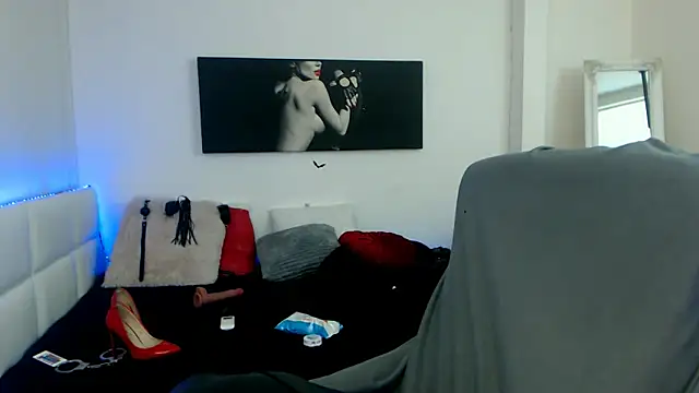 Snapshot of EvelynQueenn chatting on January 12, 9:19 am EvelynQueenn online show from January 12, 9:19 am