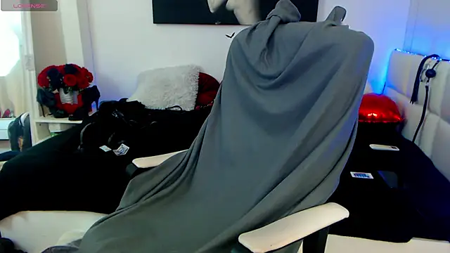 Snapshot of EvelynQueenn chatting on February 20, 10:16 am EvelynQueenn online show from February 20, 10:16 am