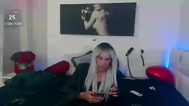 Snapshot of EvelynQueenn chatting on September 14, 6:56 am EvelynQueenn online show from September 14, 6:56 am