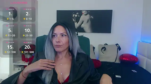 Snapshot of EvelynQueenn chatting on September 25, 6:17 am EvelynQueenn online show from September 25, 6:17 am