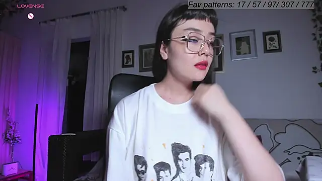 Snapshot of Conlosmichis chatting on March 1, 2:48 am Conlosmichis online show from March 1, 2:48 am