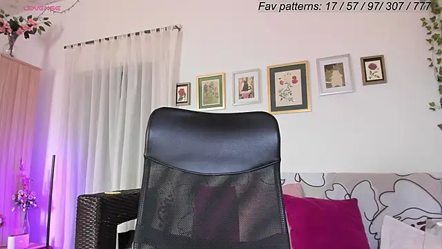 Snapshot of Conlosmichis chatting on March 2, 4:53 pm Conlosmichis online show from March 2, 4:53 pm