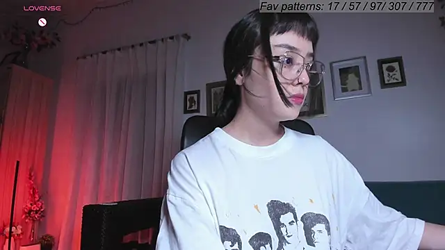 Snapshot of Conlosmichis chatting on March 11, 11:15 pm Conlosmichis online show from March 11, 11:15 pm