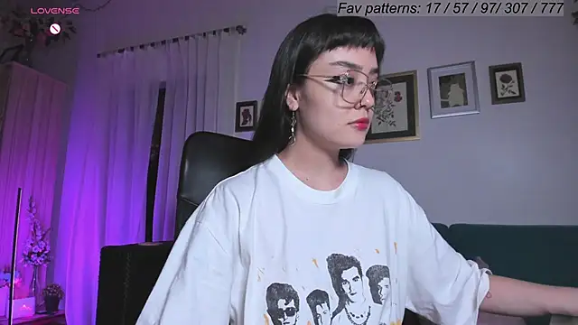 Snapshot of Conlosmichis chatting on March 14, 10:05 pm Conlosmichis online show from March 14, 10:05 pm