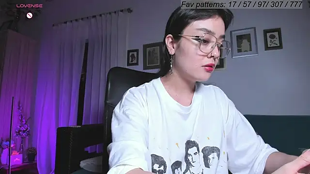 Snapshot of Conlosmichis chatting on March 15, 1:52 am Conlosmichis online show from March 15, 1:52 am