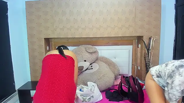 SofiAndNicol online show from February 14, 10:59 am