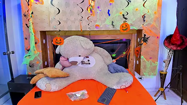 SofiAndNicol online show from October 27, 11:14 am