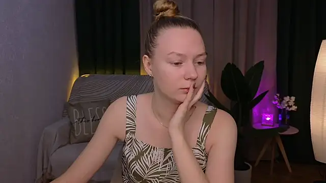 CarolynCohen   online show from December 2, 1:47 am