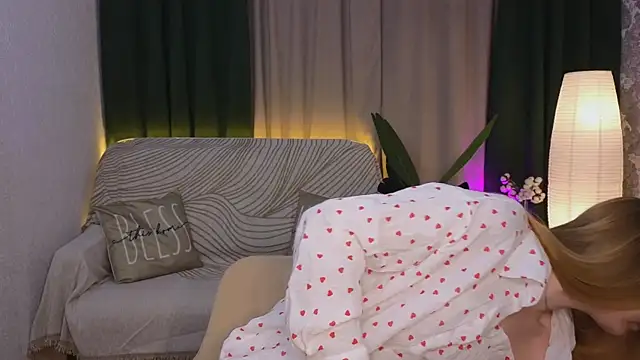 CarolynCohen   online show from January 12, 1:53 am