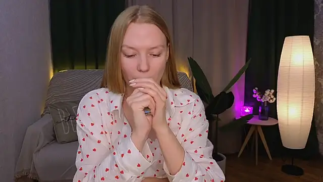 CarolynCohen   online show from January 12, 5:03 am