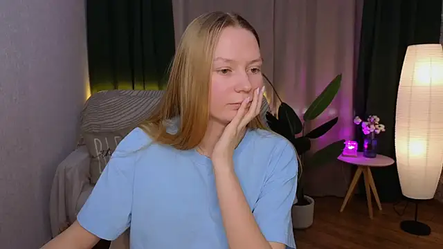 CarolynCohen   online show from January 27, 5:03 am