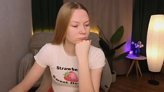 CarolynCohen   online show from January 28, 2:00 am