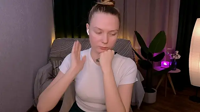 CarolynCohen   online show from February 16, 5:26 am