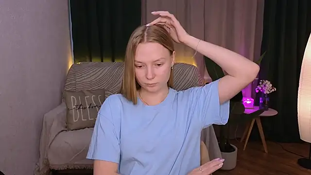 CarolynCohen   online show from February 23, 8:06 am