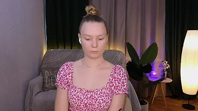 CarolynCohen   online show from March 4, 5:21 am