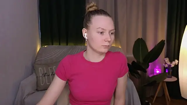 CarolynCohen   online show from March 11, 5:05 am