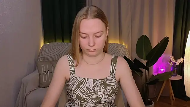 CarolynCohen   online show from March 14, 2:10 am