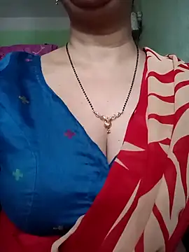 Snapshot of Rosy-B chatting on April 25, 12:24 am Rosy-B online show from April 25, 12:24 am