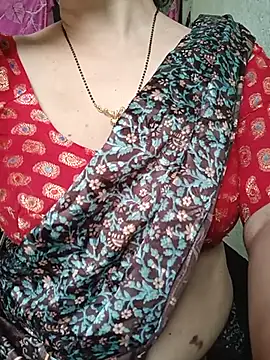 Snapshot of Rosy-B chatting on May 15, 11:34 pm Rosy-B online show from May 15, 11:34 pm
