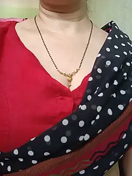 Snapshot of Rosy-B chatting on May 18, 9:26 am Rosy-B online show from May 18, 9:26 am