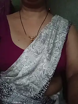 Snapshot of Rosy-B chatting on May 29, 9:51 am Rosy-B online show from May 29, 9:51 am