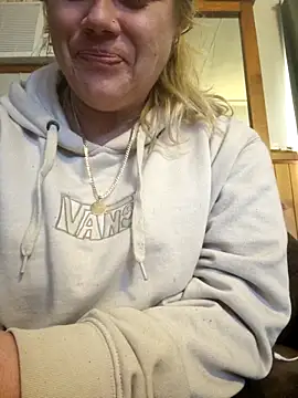 Snapshot of Off_the_Lesh chatting on September 18, 9:39 pm Off the Lesh online show from September 18, 9:39 pm