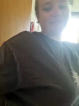 Snapshot of Off_the_Lesh chatting on September 20, 3:40 am Off the Lesh online show from September 20, 3:40 am