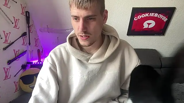 Cookieboy88 online show from April 16, 7:09 am