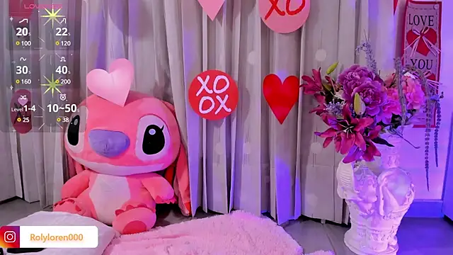 Snapshot of RolyLoren chatting on February 11, 11:12 pm RolyLoren online show from February 11, 11:12 pm