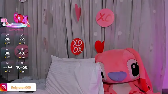 Snapshot of RolyLoren chatting on March 18, 9:21 pm RolyLoren online show from March 18, 9:21 pm