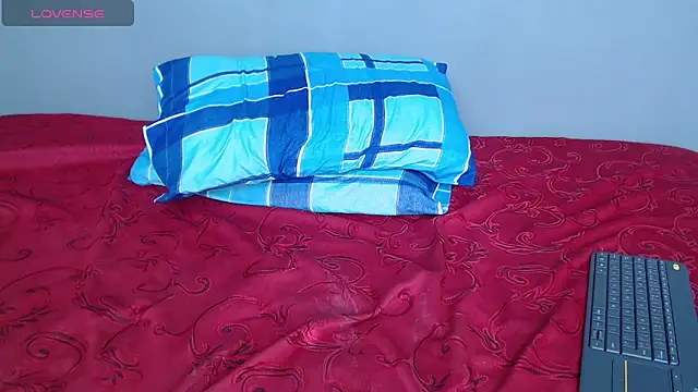 blue violette  online show from December 29, 8:26 pm