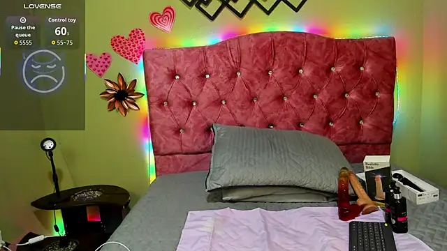 blue violette  online show from October 14, 7:58 pm