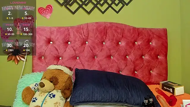 blue violette  online show from October 20, 4:40 pm