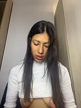 Snapshot of Valentinabaker chatting on May 1, 2:10 pm Valentinabaker online show from May 1, 2:10 pm