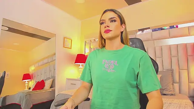 mariiahneedles online show from December 16, 10:45 pm