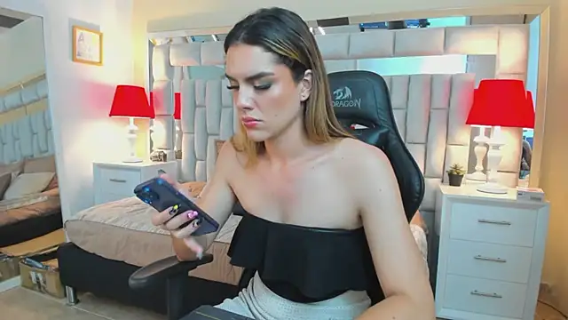 mariiahneedles online show from January 1, 4:39 am