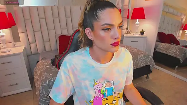 mariiahneedles online show from February 6, 1:38 am