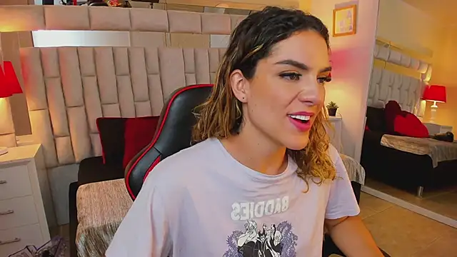 mariiahneedles online show from February 11, 1:10 am