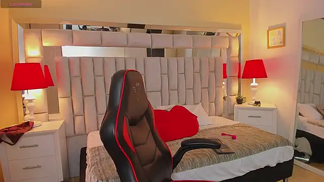 mariiahneedles online show from February 18, 4:37 am