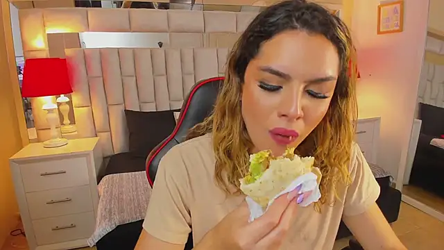 mariiahneedles online show from February 25, 2:03 am