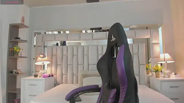 mariiahneedles online show from April 11, 5:12 am